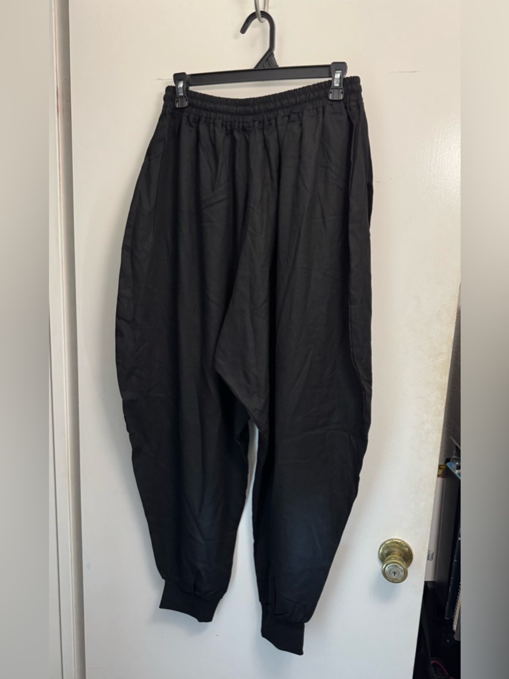 Men's Black Relaxed-Fit Jogger Pants
